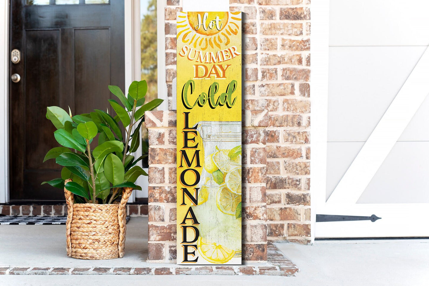 36in "Hot Summer Day, Cold Lemonade" Porch Sign - Refreshing Front Door Decor for Sun-Soaked Seasonal Display