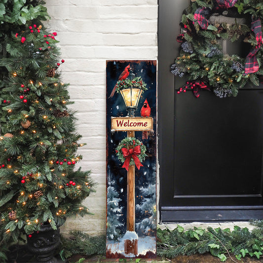Christmas Welcome Porch Sign – Rustic Holiday Front Porch Decoration with Cardinals, Lantern, and Wreath | Farmhouse Winter Outdoor Décor for Patio, Garden & Entryway